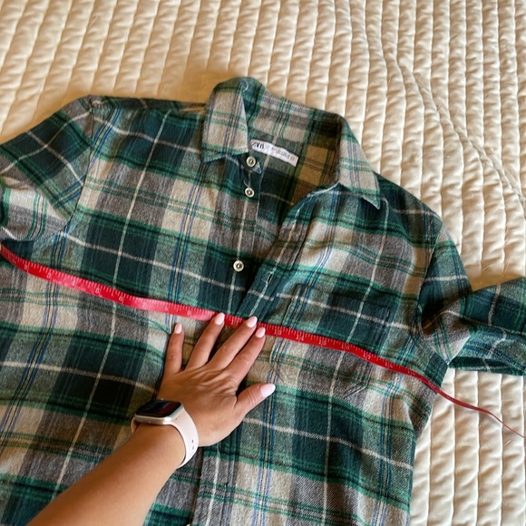 Great looking green Zara- Men’s relaxes flannel fit shirt. - Picture 5 of 13